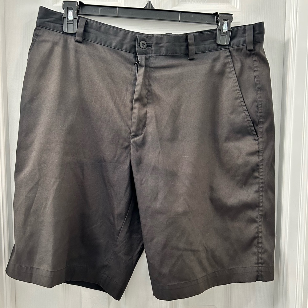 Nike Golf Men’s 36 Black dry-fit golf shorts